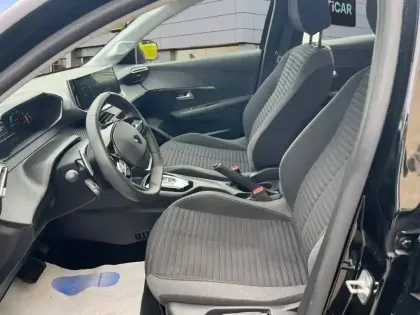 Photo 8 Peugeot 208  Hybrid 100 e-DCS6
