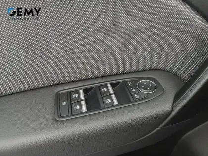 Photo 15 Renault Captur  E-Tech full hybrid 145 ch