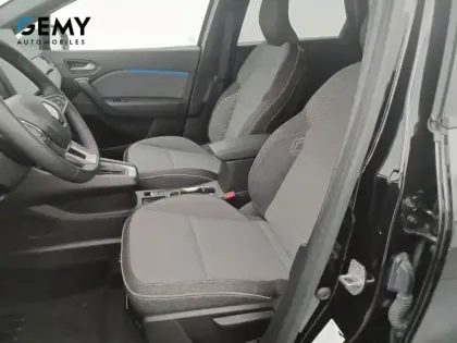 Photo 8 Renault Captur  E-Tech full hybrid 145 ch