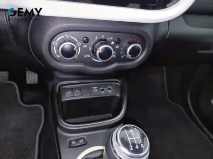 Photo 13 Renault Twingo  III TCe 95