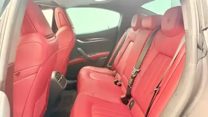 Photo 42 Maserati Ghibli  3.0 V6 350