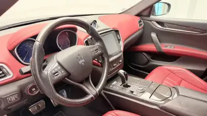 Photo 36 Maserati Ghibli  3.0 V6 350