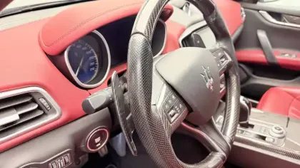 Photo 35 Maserati Ghibli  3.0 V6 350