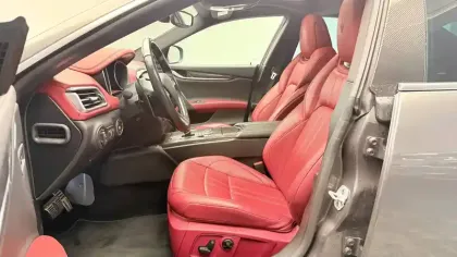 Photo 43 Maserati Ghibli  3.0 V6 350