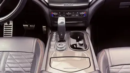 Photo 12 Maserati Ghibli  3.0 V6 350