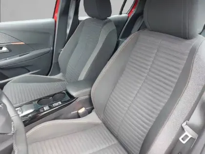 Photo 10 Peugeot 208  Electrique 50 kWh 136ch