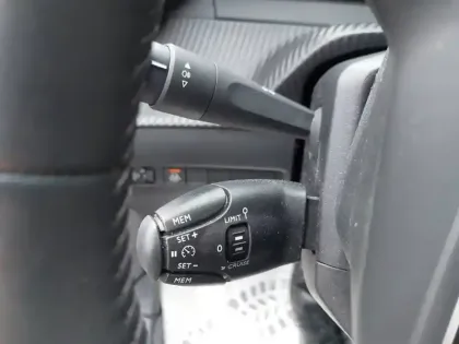 Photo 18 Peugeot 208  Electrique 50 kWh 136ch