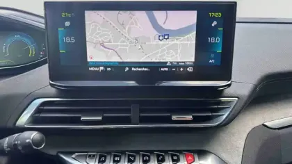 Photo 12 Peugeot 3008  Hybrid 225 e-EAT8