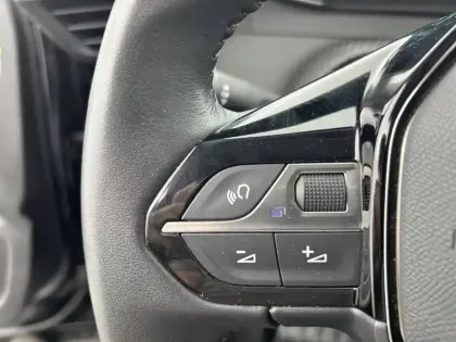 Photo 17 Peugeot 2008  Electrique 136 ch