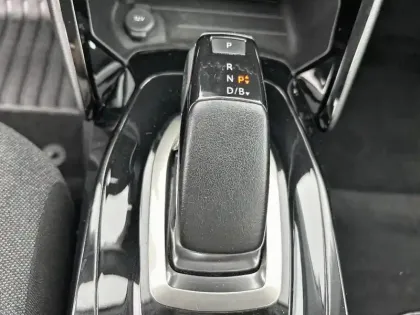 Photo 13 Peugeot 2008  Electrique 136 ch