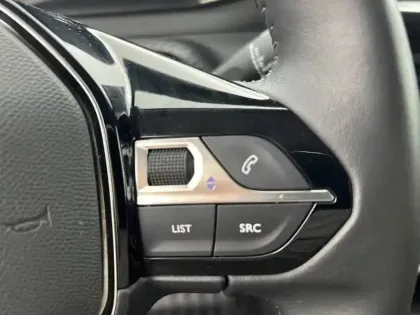 Photo 18 Peugeot 2008  Electrique 136 ch