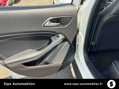Photo 20 Mercedes GLA  200 7-G DCT