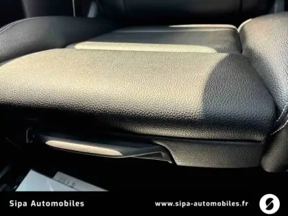 Photo 35 Mercedes GLA  200 7-G DCT