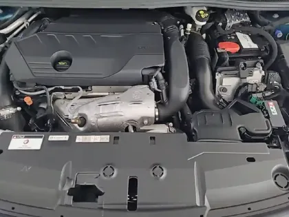 Photo 39 Peugeot 408  PHEV 225 e-EAT8