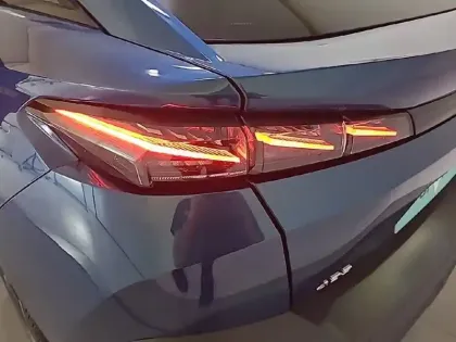 Photo 41 Peugeot 408  PHEV 225 e-EAT8