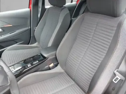 Photo 10 Peugeot 208  Electrique 50 kWh 136ch