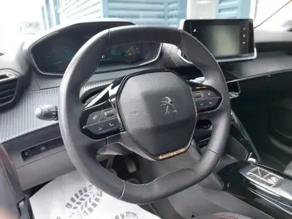 Photo 8 Peugeot 208  Electrique 50 kWh 136ch
