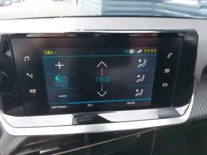 Photo 14 Peugeot 208  Electrique 50 kWh 136ch