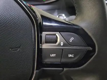 Photo 44 Peugeot 208  Electrique 50 kWh 136ch