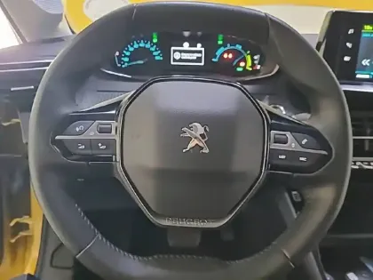 Photo 28 Peugeot 208  Electrique 50 kWh 136ch