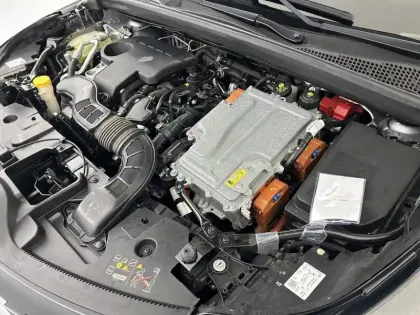 Photo 35 Renault Captur  E-Tech Plug-in 160 - 21