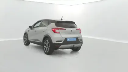 Photo 11 Renault Captur  E-Tech Plug-in 160 - 21