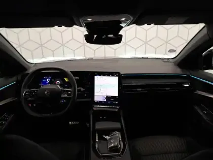 Photo 43 Renault Austral  E-Tech full hybrid 200 GSR2
