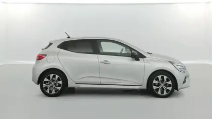 Photo 14 Renault Clio  E-Tech full hybrid 145