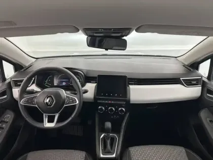 Photo 37 Renault Clio  E-Tech full hybrid 145