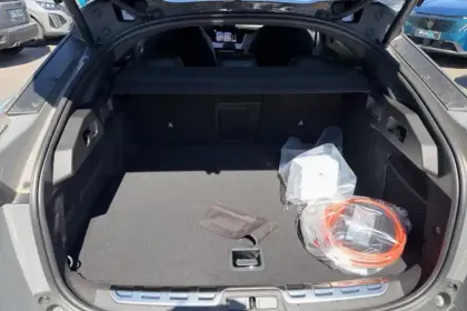 Photo 8 Peugeot 408  Plug-in Hybrid 225 ch e-DCS7