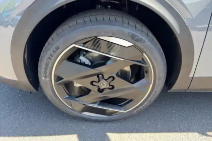 Photo 11 Peugeot 408  Plug-in Hybrid 225 ch e-DCS7