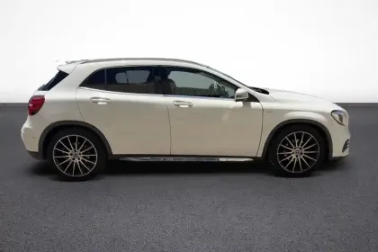 Photo 6 Mercedes GLA  200 d 7-G DCT A 4-Matic