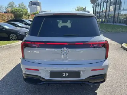 Photo 20 Mercedes GLB  250+ EQ