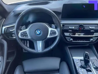 Photo 5 BMW Serie 5 530e TwinPower Turbo xDrive 292 ch BVA8