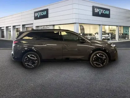 Photo 13 Peugeot 5008  Electrique 210 ch 73 kWh