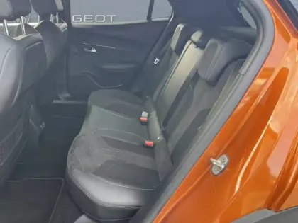 Photo 14 Peugeot 2008  PureTech 130 S&S EAT8