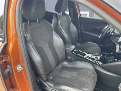 Photo 18 Peugeot 2008  PureTech 130 S&S EAT8