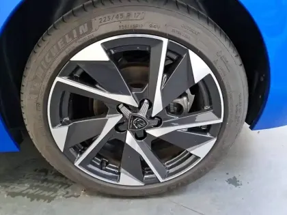 Photo 17 Peugeot 308  PureTech 130ch S&S BVM6
