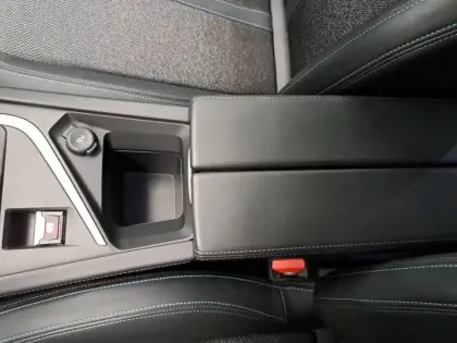 Photo 32 Peugeot 308  PureTech 130ch S&S BVM6