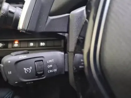 Photo 53 Peugeot 3008  Hybrid 225 e-EAT8