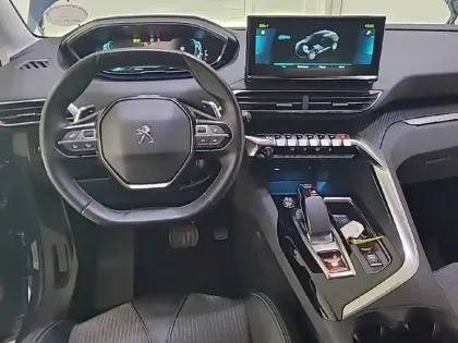 Photo 33 Peugeot 3008  Hybrid 225 e-EAT8