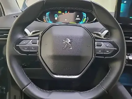 Photo 34 Peugeot 3008  Hybrid 225 e-EAT8