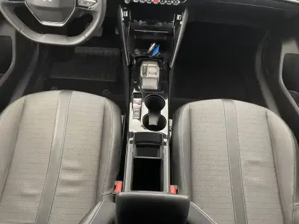 Photo 24 Peugeot 208  Electrique 50 kWh 136ch