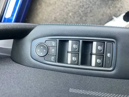 Photo 20 Renault Captur  E-Tech full hybrid 160 ch