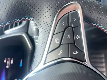 Photo 23 Renault Captur  E-Tech full hybrid 160 ch