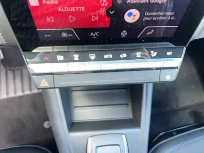 Photo 27 Renault Captur  E-Tech full hybrid 160 ch