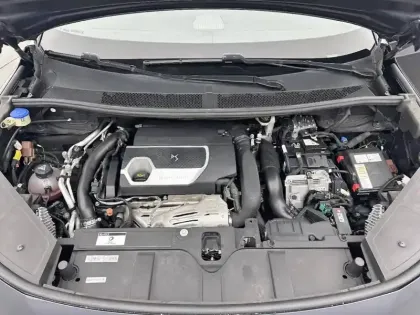Photo 27 DS DS 7 DS7 Crossback Hybride E-Tense 300 EAT8 4x4