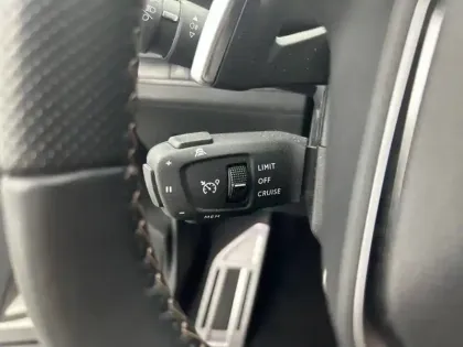 Photo 38 Peugeot 3008  Hybrid 225 e-EAT8