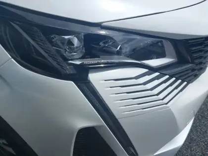Photo 15 Peugeot 3008  Hybrid 225 e-EAT8