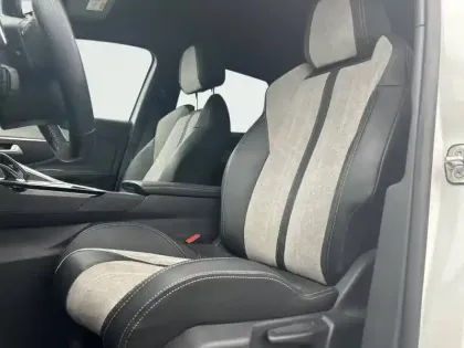Photo 30 Peugeot 3008  Hybrid 225 e-EAT8
